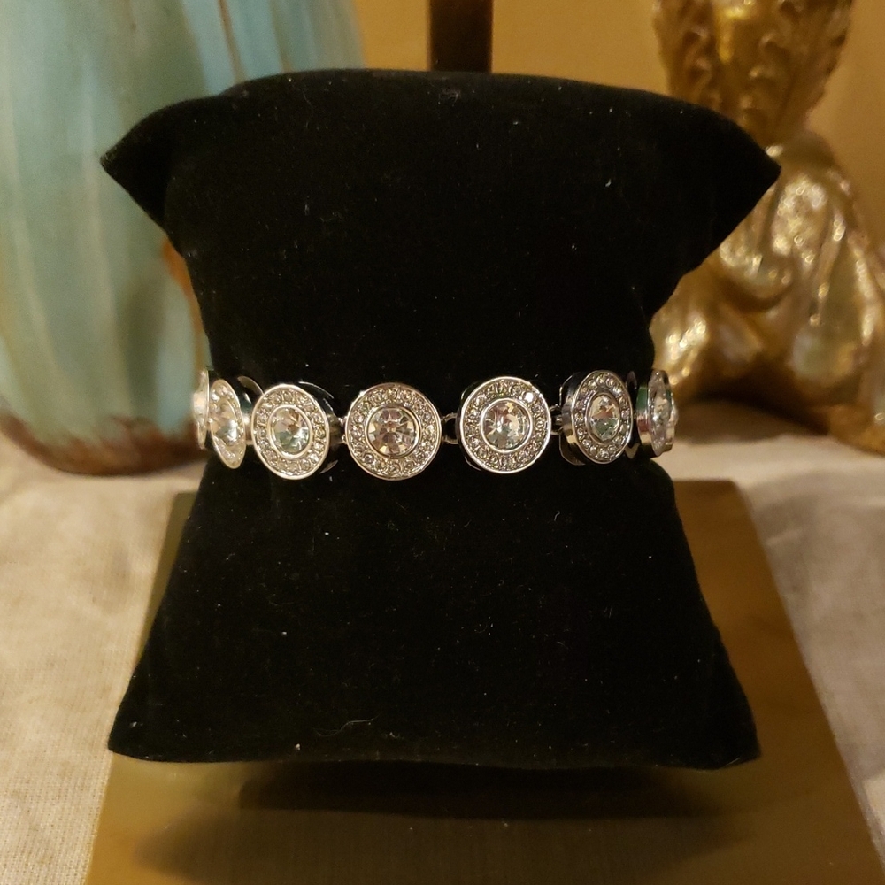 Stunning Silver Tone Crystal Bracelet w/ Clasp Closure